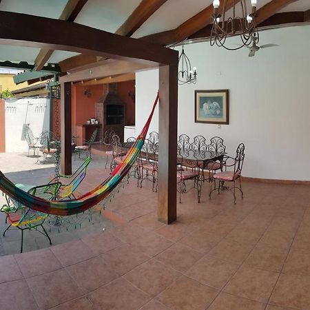Lili'S Hostel Santa Cruz de La Sierra Zewnętrze zdjęcie