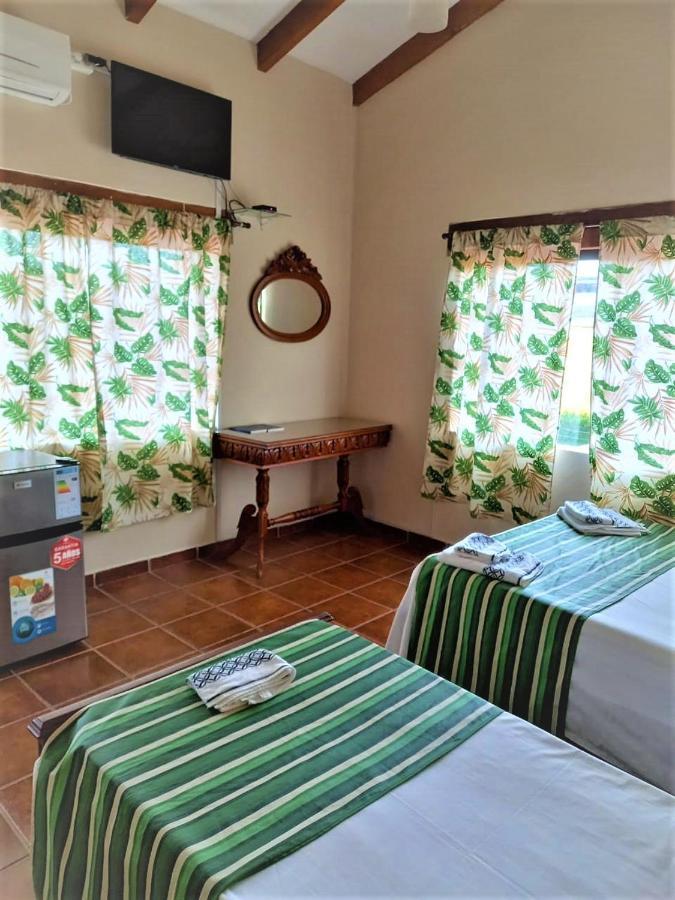 Lili'S Hostel Santa Cruz de La Sierra Zewnętrze zdjęcie