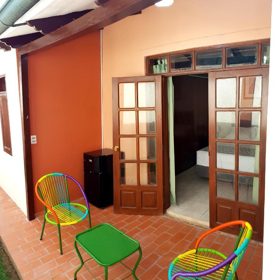 Lili'S Hostel Santa Cruz de La Sierra Zewnętrze zdjęcie