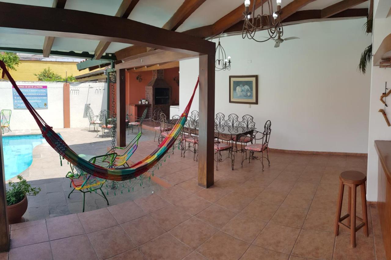 Lili'S Hostel Santa Cruz de La Sierra Zewnętrze zdjęcie