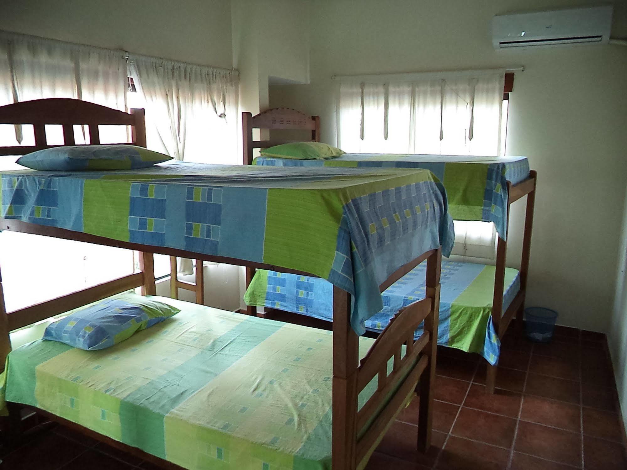 Lili'S Hostel Santa Cruz de La Sierra Zewnętrze zdjęcie