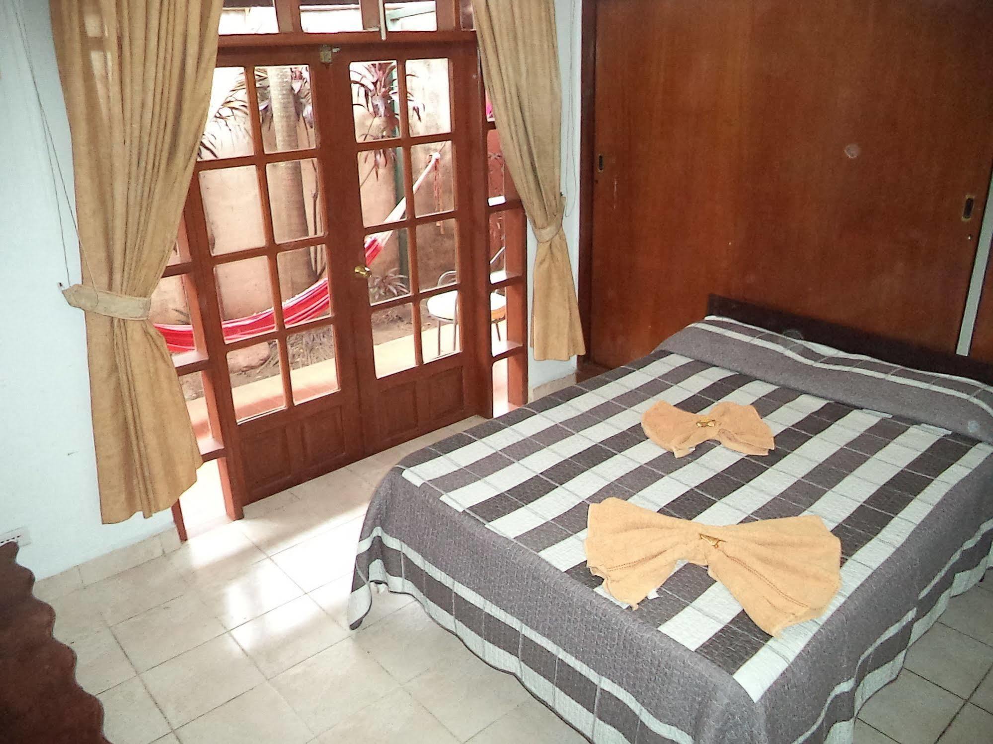 Lili'S Hostel Santa Cruz de La Sierra Zewnętrze zdjęcie